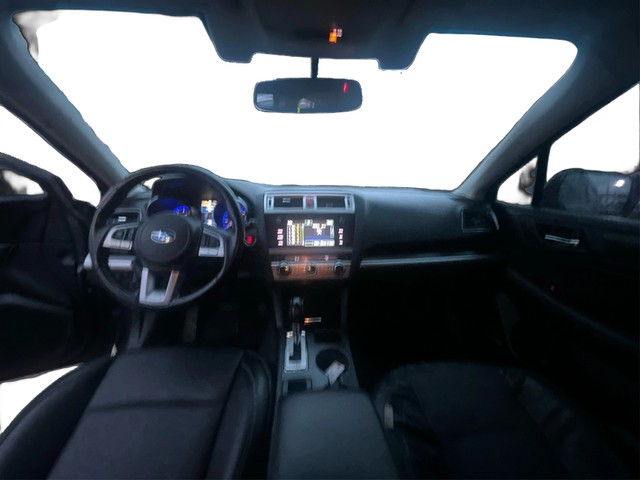 Subaru Legacy Vehicle Full-screen Gallery Image 15
