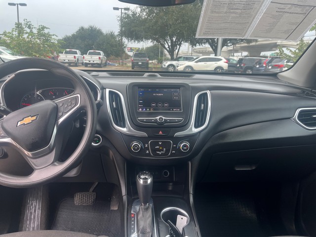 Chevrolet Equinox Vehicle Full-screen Gallery Image 11