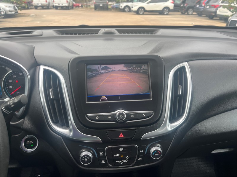 Chevrolet Equinox Vehicle Full-screen Gallery Image 17