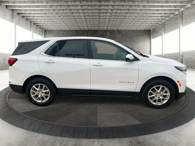Chevrolet Equinox Vehicle Full-screen Gallery Image 04
