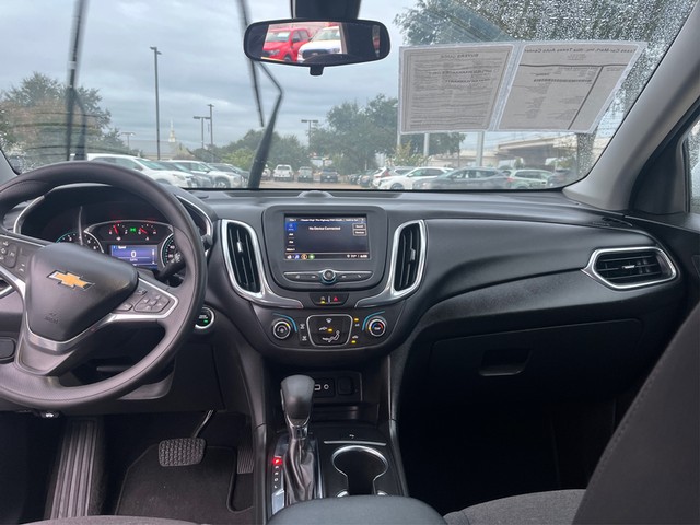 Chevrolet Equinox Vehicle Full-screen Gallery Image 10