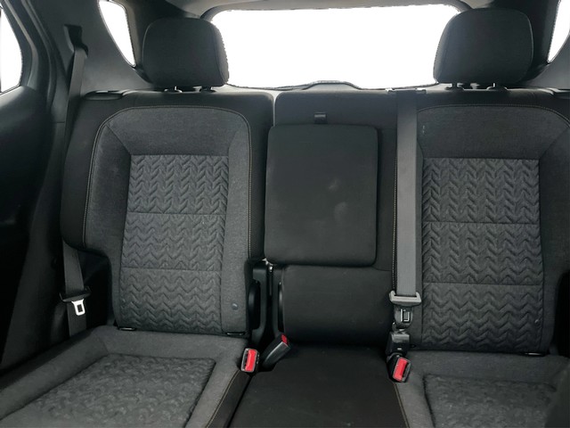 Chevrolet Equinox Vehicle Full-screen Gallery Image 11