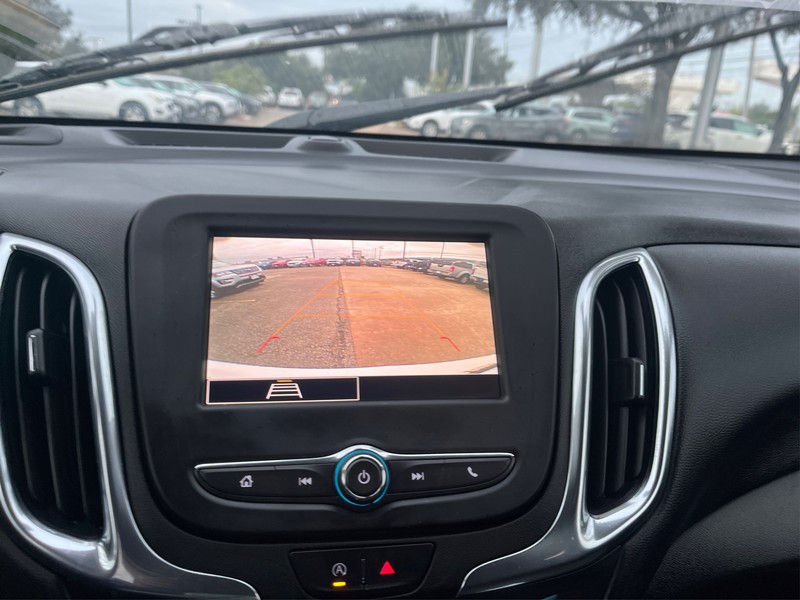 Chevrolet Equinox Vehicle Full-screen Gallery Image 16
