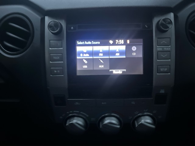 Toyota Tundra 2WD Vehicle Full-screen Gallery Image 16