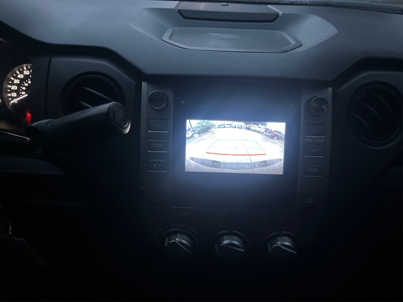 Toyota Tundra 2WD Vehicle Full-screen Gallery Image 17