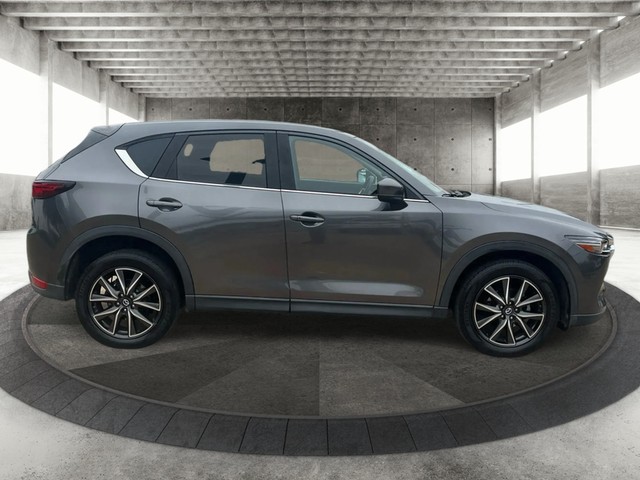 Mazda CX-5 Vehicle Full-screen Gallery Image 04