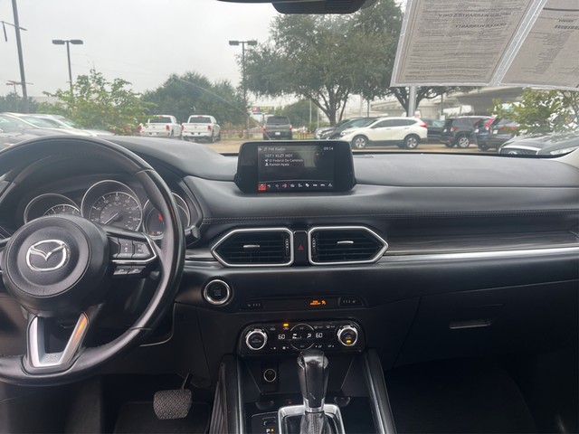 Mazda CX-5 Vehicle Full-screen Gallery Image 11