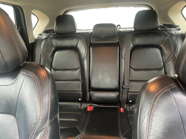 Mazda CX-5 Vehicle Full-screen Gallery Image 12