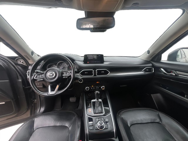 Mazda CX-5 Vehicle Full-screen Gallery Image 14