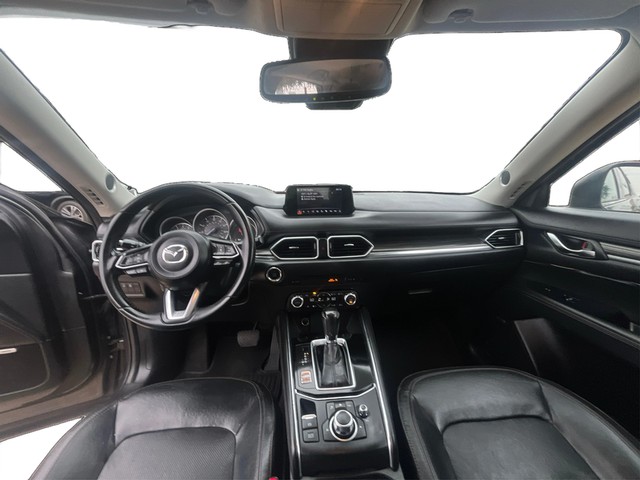 Mazda CX-5 Vehicle Full-screen Gallery Image 15