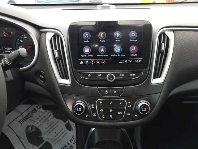 Chevrolet Malibu Vehicle Full-screen Gallery Image 11