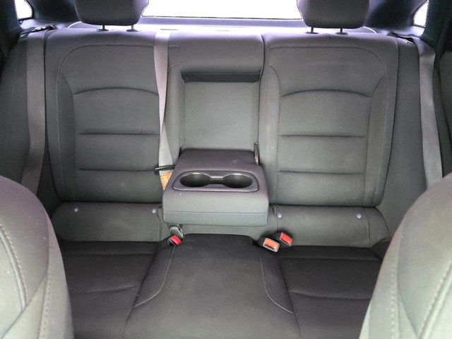 Chevrolet Malibu Vehicle Full-screen Gallery Image 12