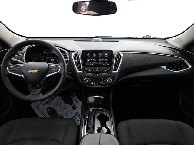 Chevrolet Malibu Vehicle Full-screen Gallery Image 15