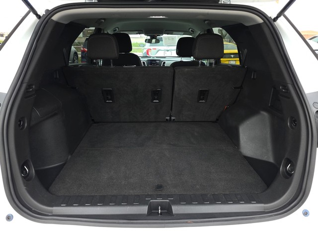 Chevrolet Equinox Vehicle Full-screen Gallery Image 11