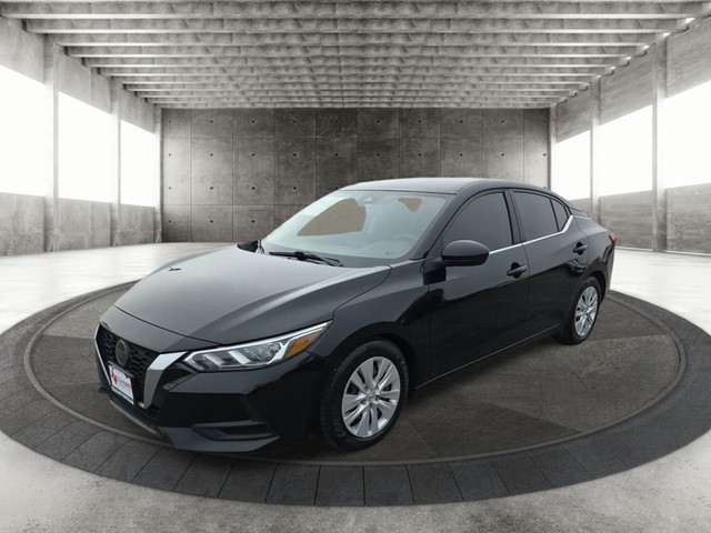Nissan Sentra Vehicle Full-screen Gallery Image 02