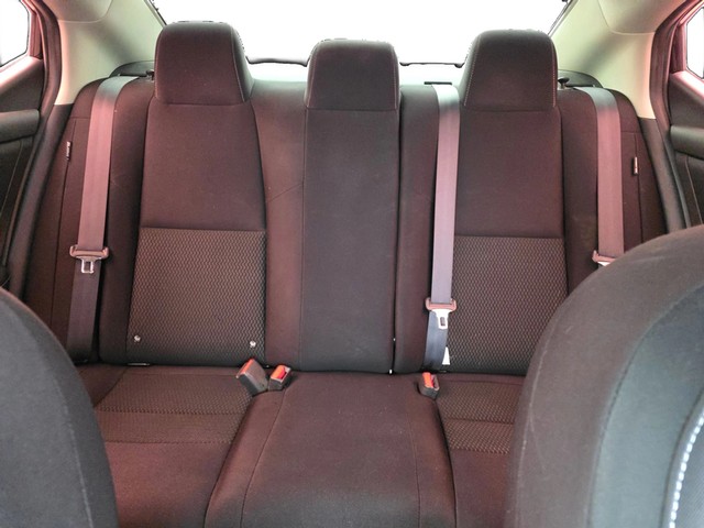 Nissan Sentra Vehicle Full-screen Gallery Image 12