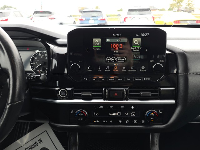 Nissan Pathfinder Vehicle Full-screen Gallery Image 08