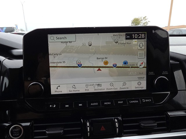 Nissan Pathfinder Vehicle Full-screen Gallery Image 13