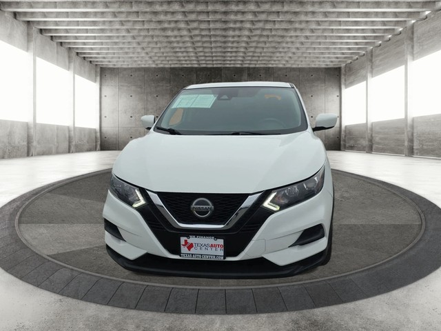 Nissan Rogue Sport Vehicle Full-screen Gallery Image 03