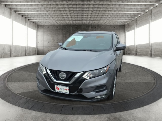 Nissan Rogue Sport Vehicle Full-screen Gallery Image 03