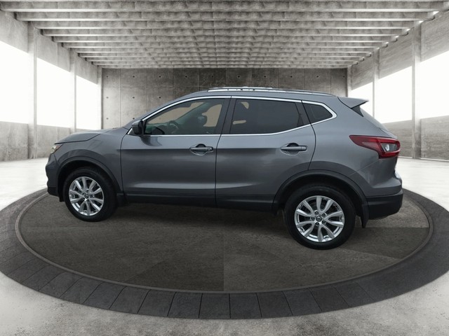 Nissan Rogue Sport Vehicle Full-screen Gallery Image 05