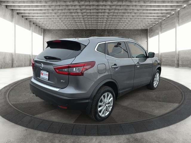 Nissan Rogue Sport Vehicle Full-screen Gallery Image 07