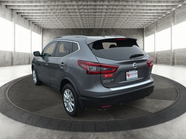 Nissan Rogue Sport Vehicle Full-screen Gallery Image 08