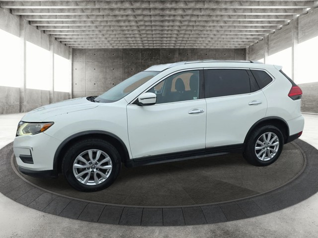 Nissan Rogue Vehicle Full-screen Gallery Image 02