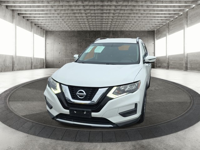 Nissan Rogue Vehicle Full-screen Gallery Image 03