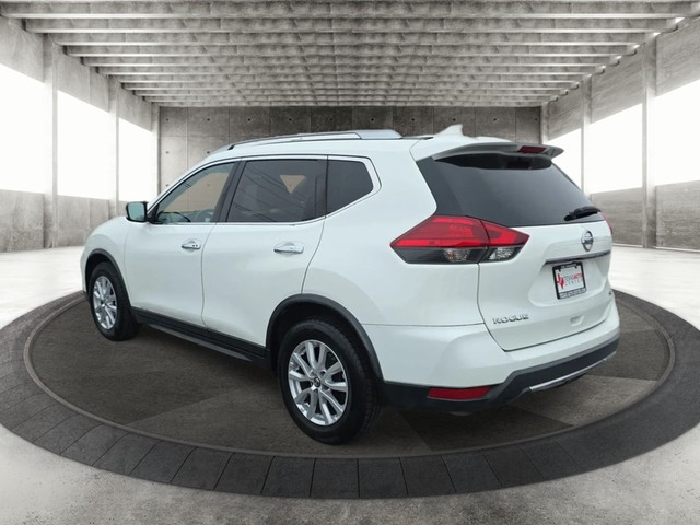 Nissan Rogue Vehicle Full-screen Gallery Image 08