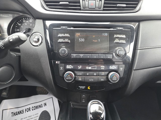 Nissan Rogue Vehicle Full-screen Gallery Image 12