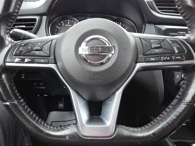 Nissan Rogue Vehicle Full-screen Gallery Image 14