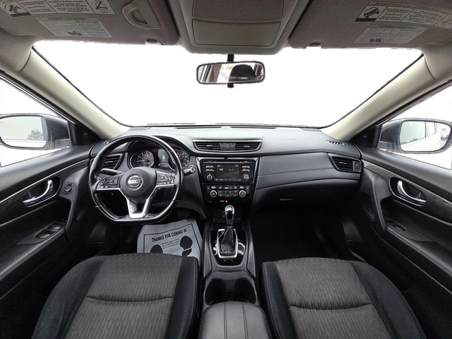 Nissan Rogue Vehicle Full-screen Gallery Image 15