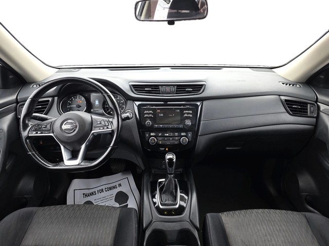 Nissan Rogue Vehicle Full-screen Gallery Image 16