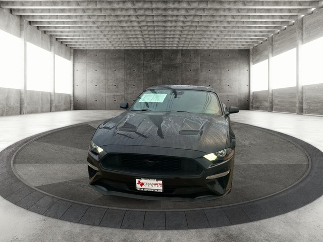 Ford Mustang Vehicle Full-screen Gallery Image 03