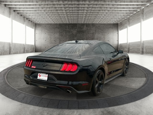 Ford Mustang Vehicle Full-screen Gallery Image 07