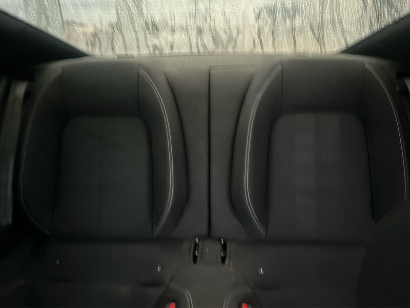 Ford Mustang Vehicle Full-screen Gallery Image 17