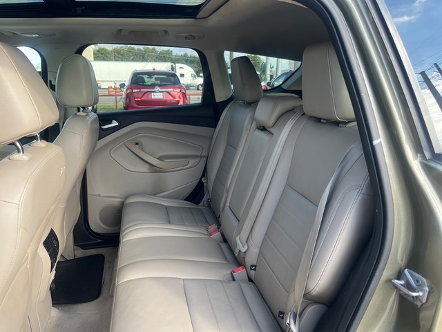 Ford Escape Vehicle Full-screen Gallery Image 10