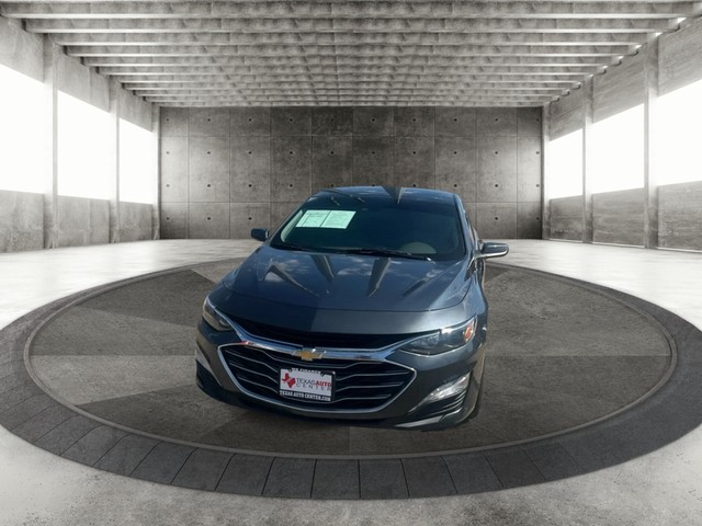 Chevrolet Malibu Vehicle Full-screen Gallery Image 03