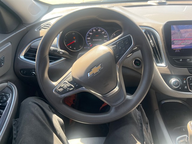 Chevrolet Malibu Vehicle Full-screen Gallery Image 14