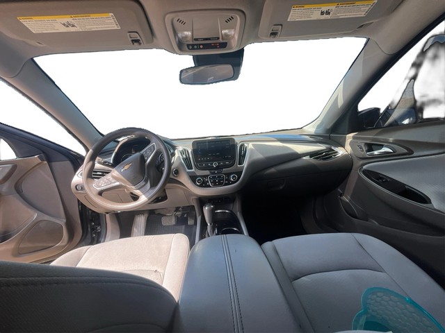 Chevrolet Malibu Vehicle Full-screen Gallery Image 16