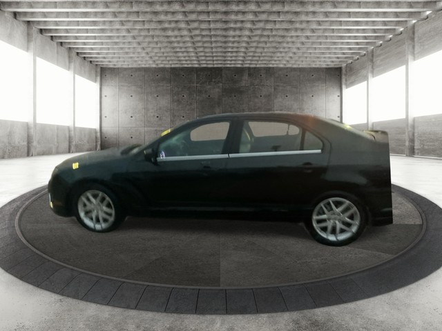 Ford Fusion Vehicle Full-screen Gallery Image 05