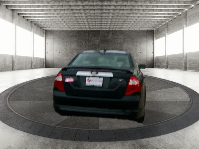 Ford Fusion Vehicle Full-screen Gallery Image 06