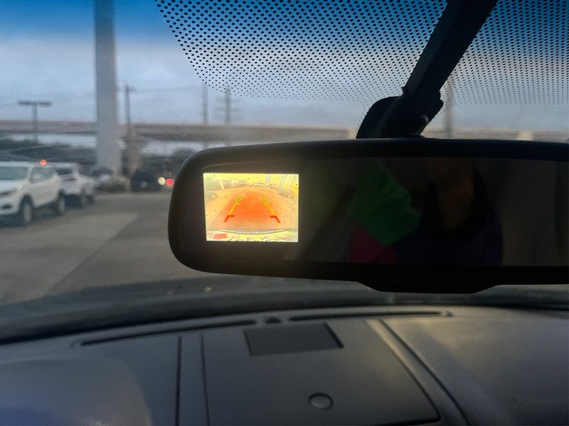 Ford Fusion Vehicle Full-screen Gallery Image 17
