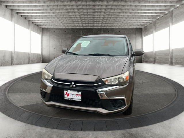 Mitsubishi Outlander Sport Vehicle Full-screen Gallery Image 03