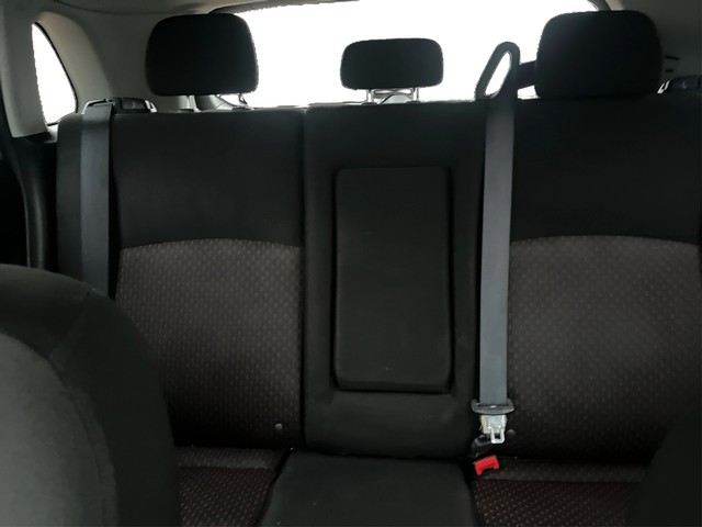 Mitsubishi Outlander Sport Vehicle Full-screen Gallery Image 12