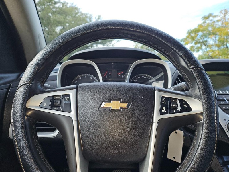 Chevrolet Equinox Vehicle Image 8