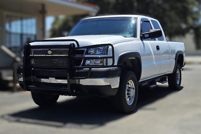 more details - chevrolet silverado 2500hd classic