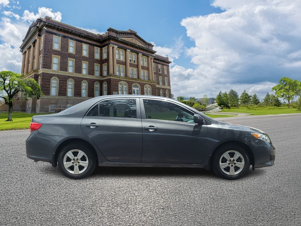 Toyota Corolla Vehicle Image 2