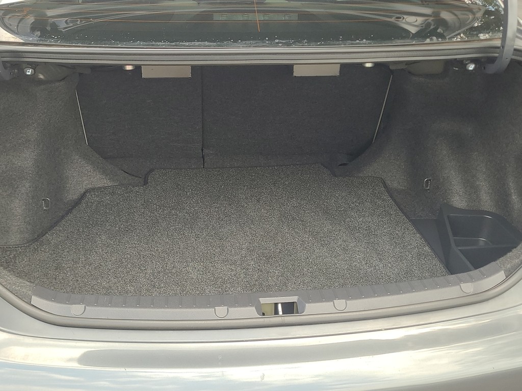 Toyota Corolla Vehicle Image 5